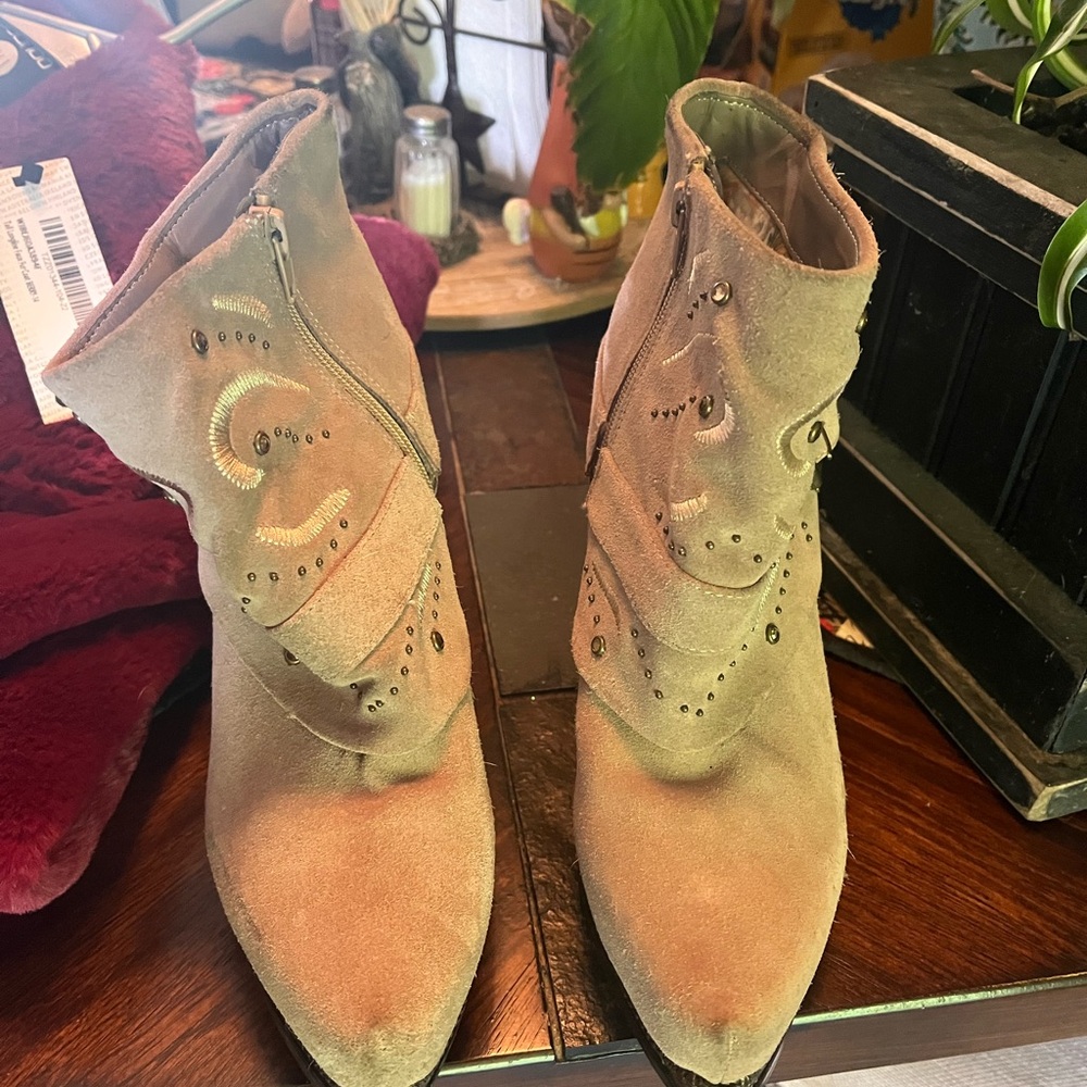 Women's Tan Suede Ankle Boots